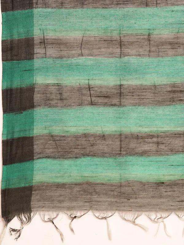 Green_colour_Silk_Blend_Saree_for_Women