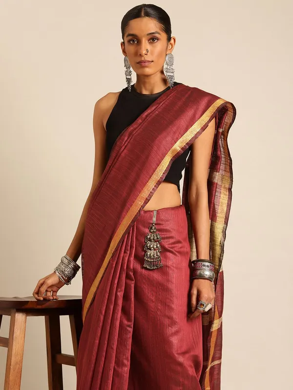 Maroon_colour_Silk_Blend_Saree_for_Women
