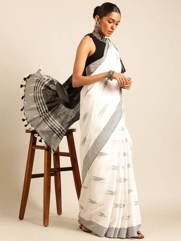 White_colour_Linen_Blend_Saree_for_Women