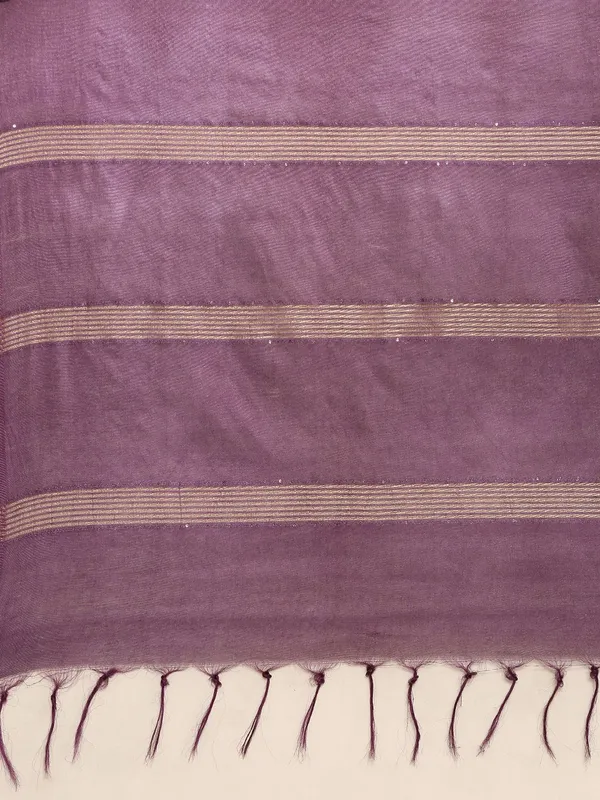 Beige_colour_Silk_Blend_Saree_for_Women