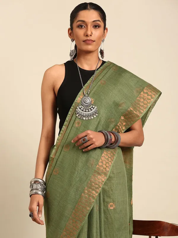 Green_colour_Silk_Blend_Saree_for_Women