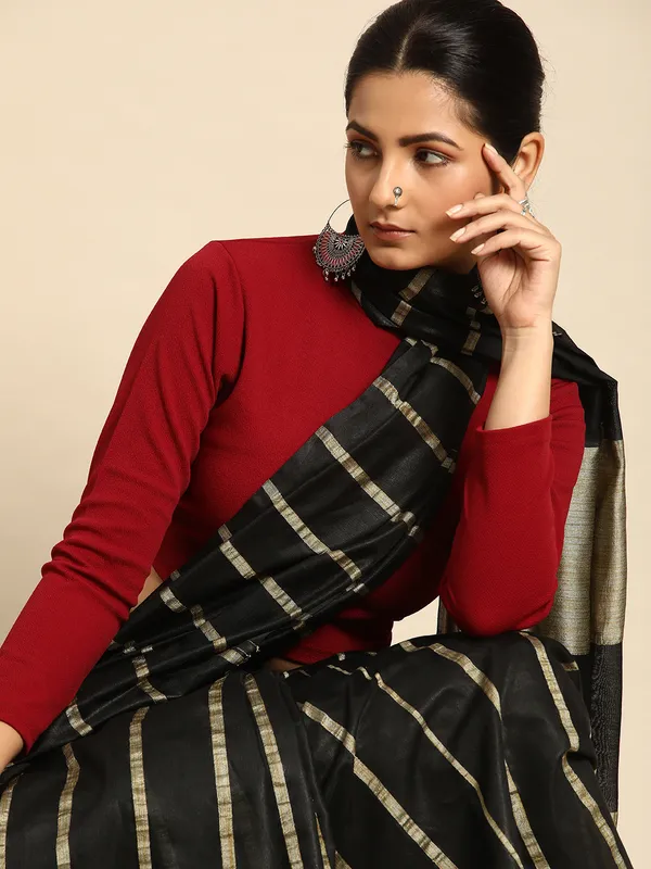 Black_colour_Silk_Blend_Saree_for_Women