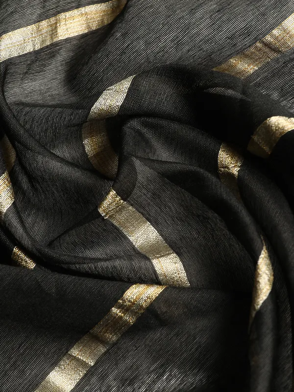 Black_colour_Silk_Blend_Saree_for_Women