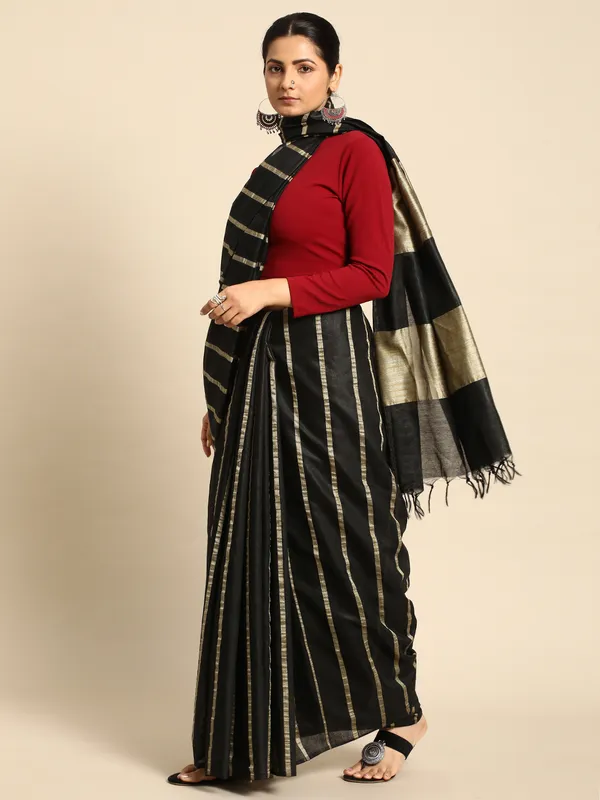 Black_colour_Silk_Blend_Saree_for_Women