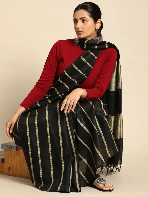 Black_colour_Silk_Blend_Saree_for_Women