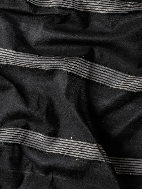 Black_colour_Silk_Blend_Saree_for_Women