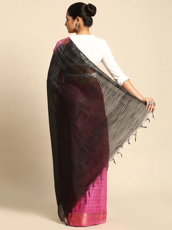 Pink_colour_Silk_Blend_Saree_for_Women