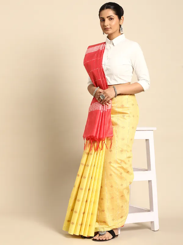 Yellow_colour_Silk_Blend_Saree_for_Women
