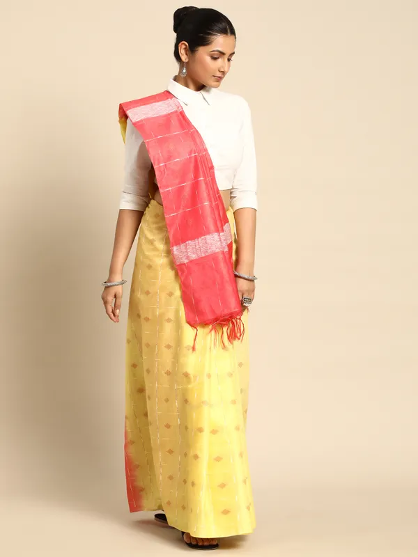 Yellow_colour_Silk_Blend_Saree_for_Women