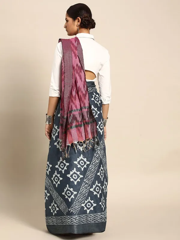 Grey_colour_Pure_Cotton_Saree_for_Women