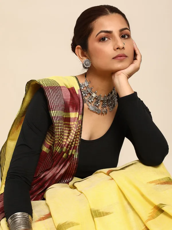 Yellow_colour_Pure_Cotton_Saree_for_Women