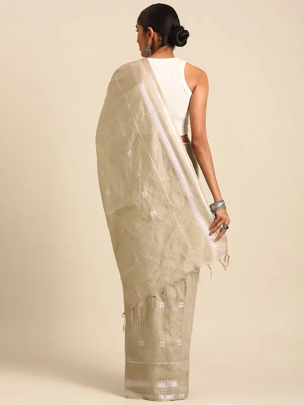 Off_White_colour_Silk_Blend_Saree_for_Women