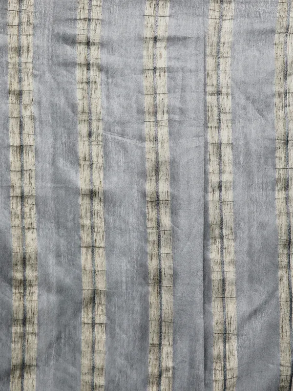 Grey_colour_Silk_Blend_Saree_for_Women