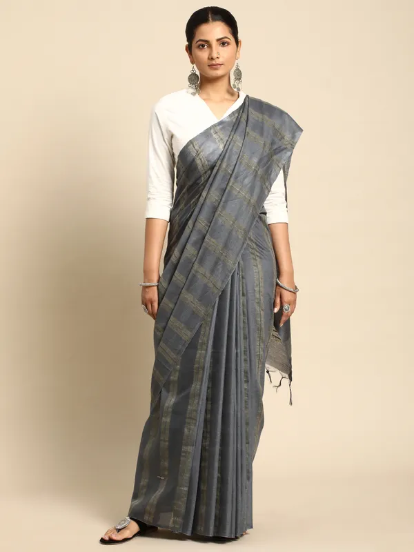 Grey_colour_Silk_Blend_Saree_for_Women