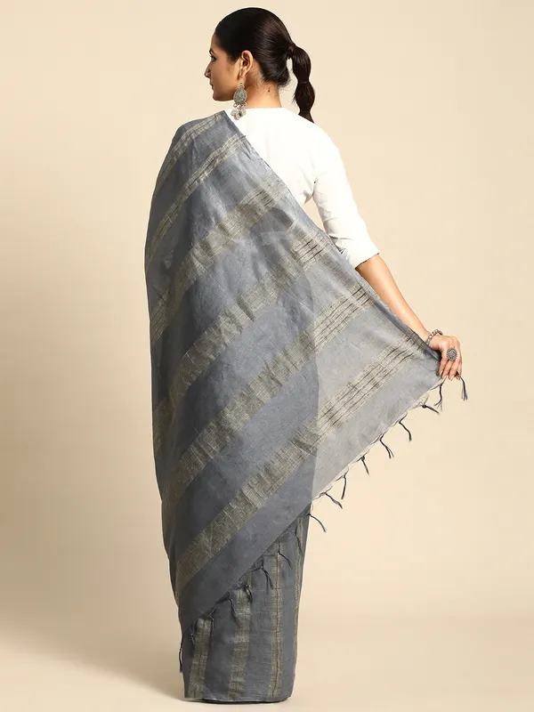 Grey_colour_Silk_Blend_Saree_for_Women