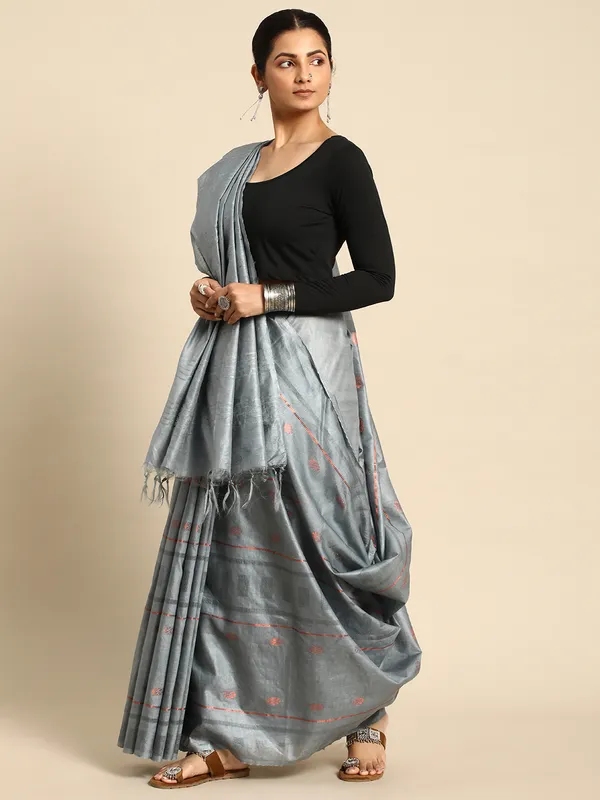 Grey_colour_Silk_Blend_Saree_for_Women