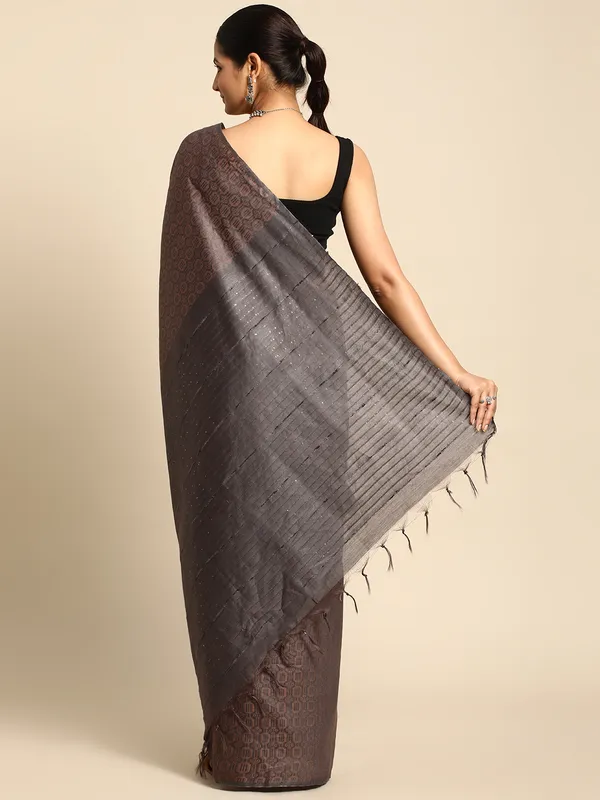Grey_colour_Silk_Blend_Saree_for_Women