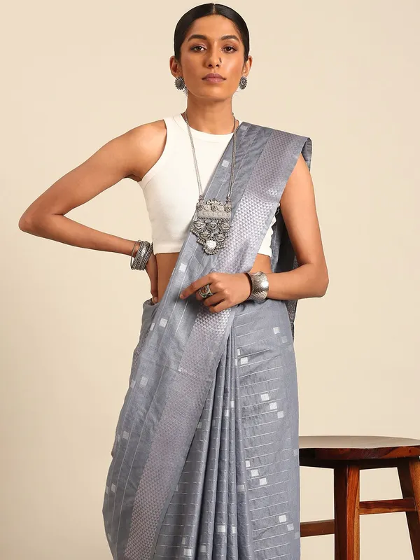 Grey_colour_Silk_Blend_Saree_for_Women