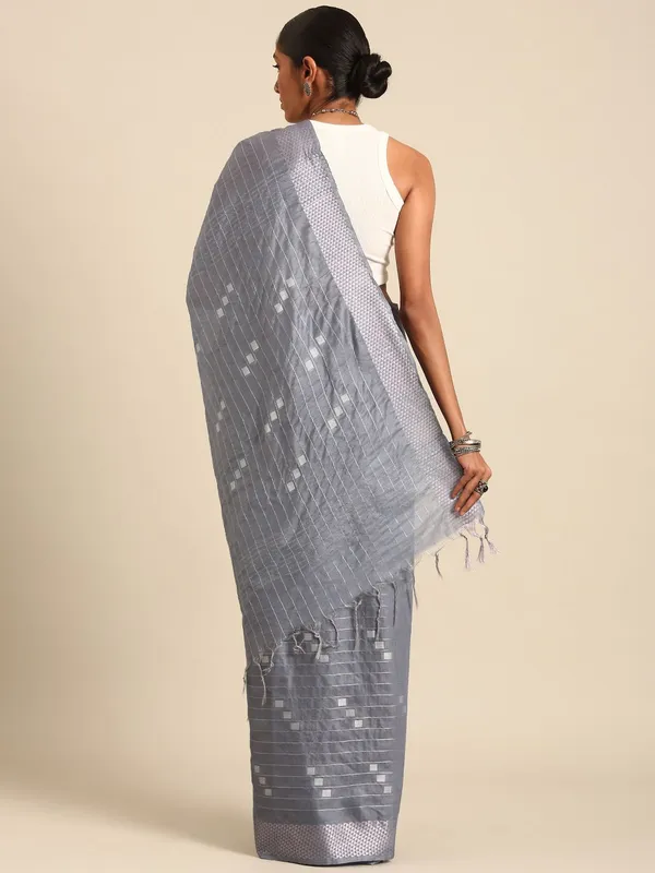 Grey_colour_Silk_Blend_Saree_for_Women