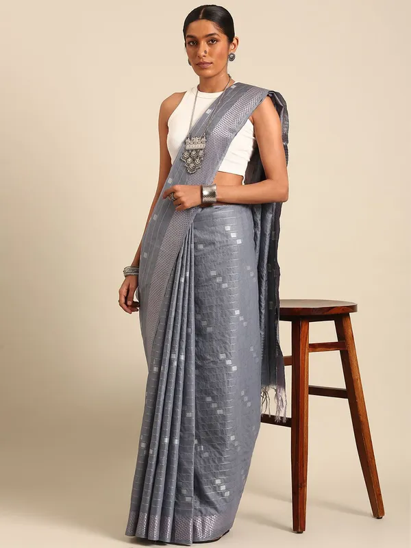 Grey_colour_Silk_Blend_Saree_for_Women