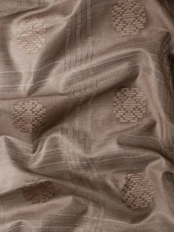 Brown_colour_Silk_Blend_Saree_for_Women