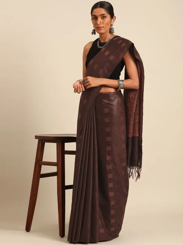 Brown_colour_Silk_Blend_Saree_for_Women