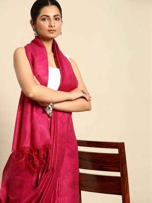 Pink_colour_Silk_Blend_Saree_for_Women