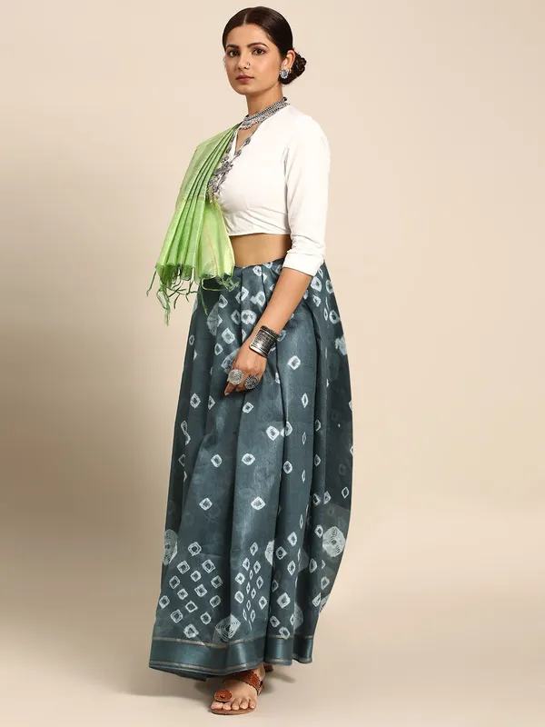 Grey_colour_Pure_Silk_Saree_for_Women