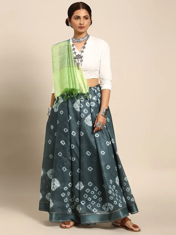 Grey_colour_Pure_Silk_Saree_for_Women
