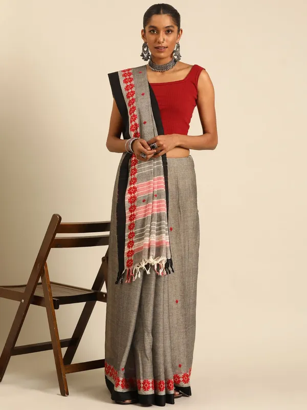 Grey_colour_Pure_Cotton_Saree_for_Women