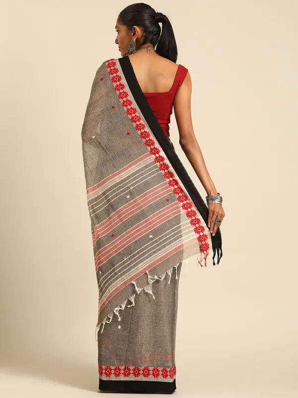 Grey_colour_Pure_Cotton_Saree_for_Women
