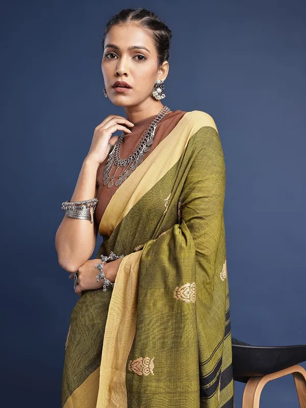 Green_colour_Pure_Cotton_Saree_for_Women