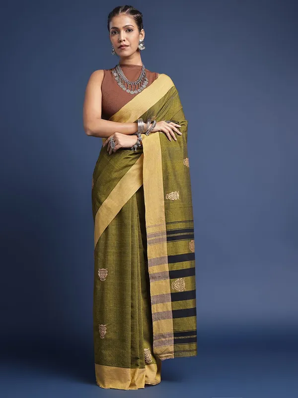 Green_colour_Pure_Cotton_Saree_for_Women