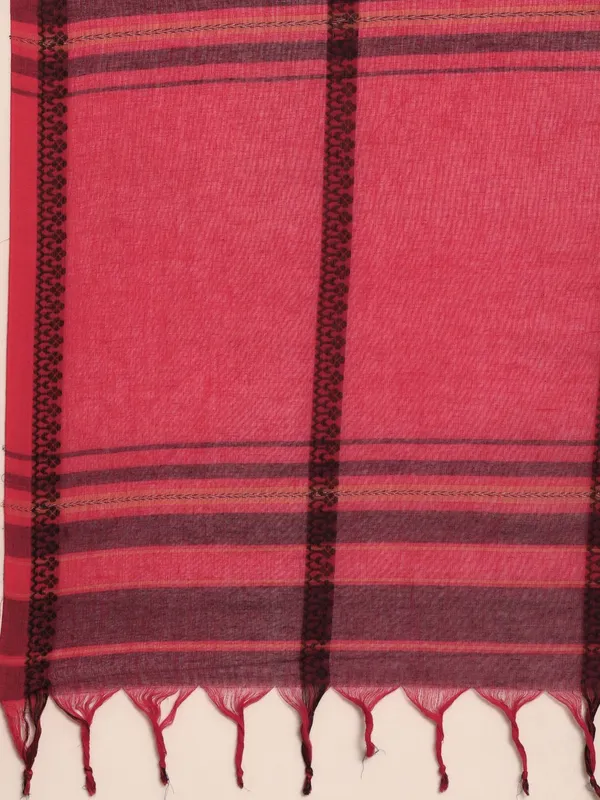 Pink_colour_Pure_Cotton_Saree_for_Women