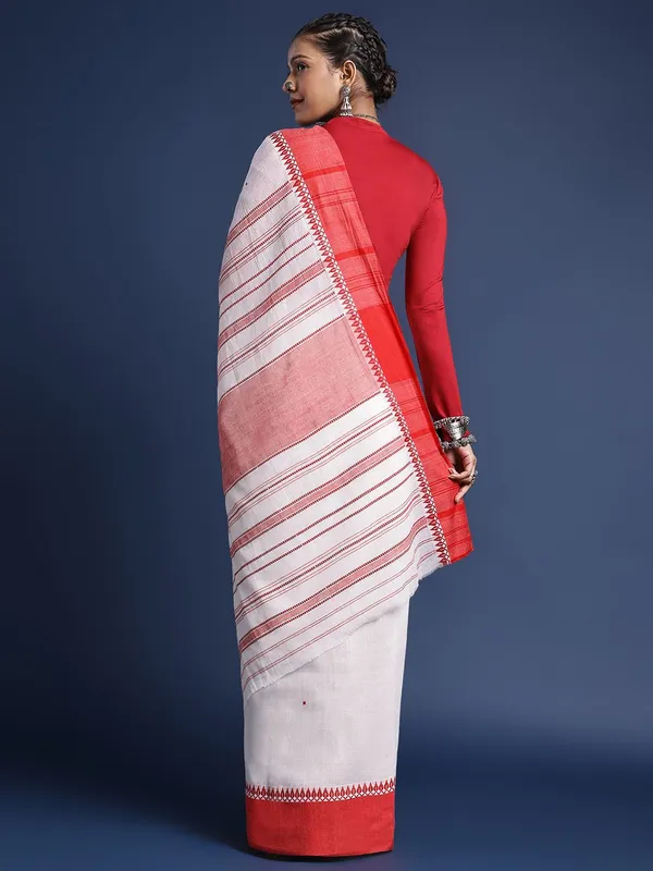 White_colour_Pure_Cotton_Saree_for_Women