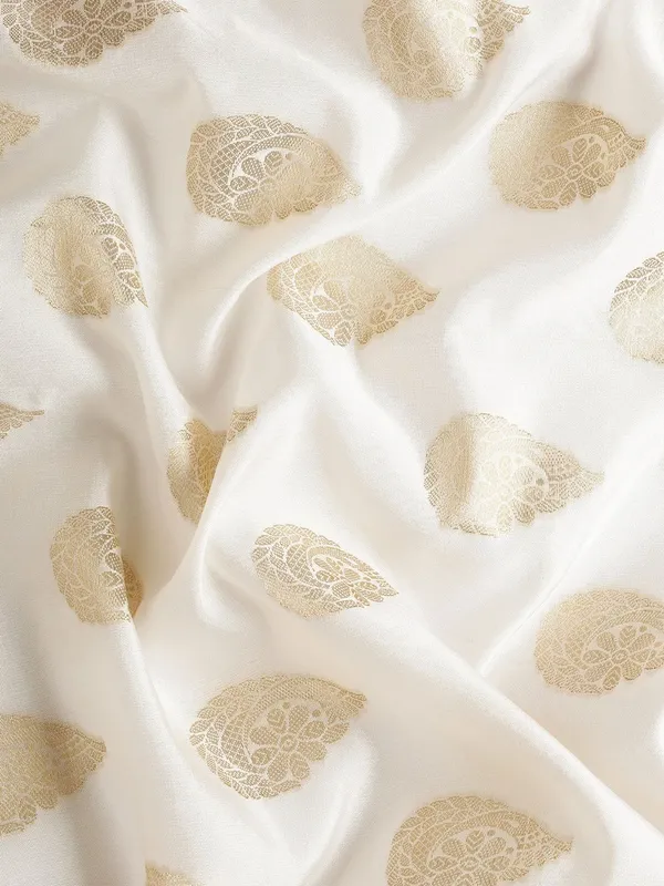 White_colour_Silk_Blend_Saree_for_Women