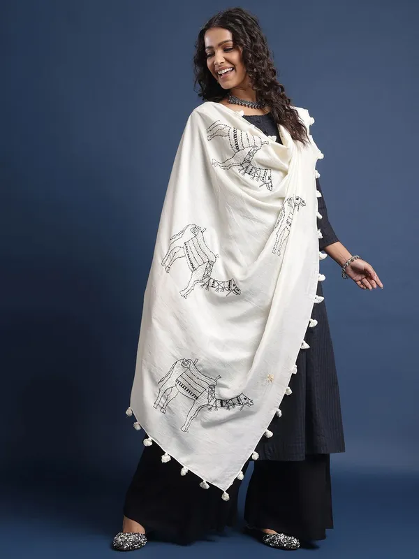 Off_White_colour_Chanderi_Dupatta_for_Women