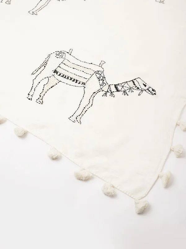Off_White_colour_Chanderi_Dupatta_for_Women