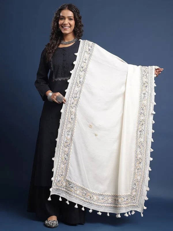 Off_White_colour_Chanderi_Dupatta_for_Women