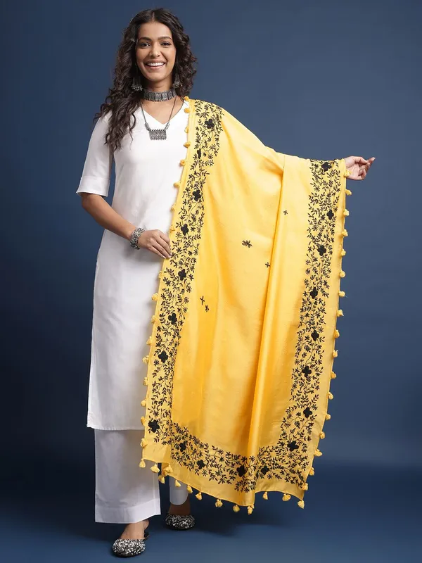 Yellow_colour_Chanderi_Dupatta_for_Women