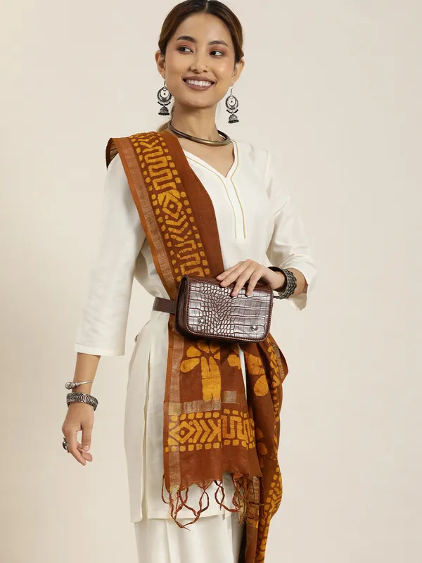 Brown_colour_Pure_Cotton_Dupatta_for_Women