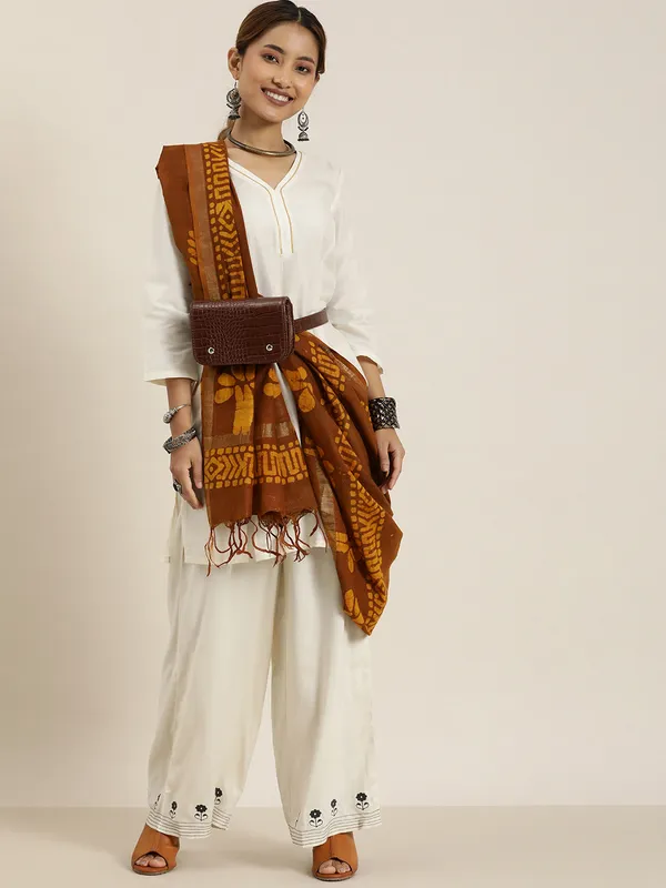 Brown_colour_Pure_Cotton_Dupatta_for_Women