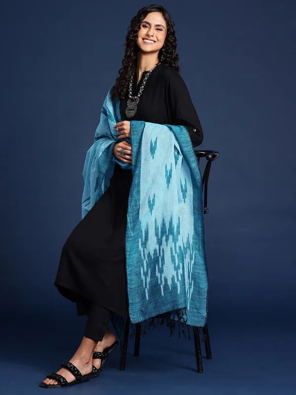 Blue_colour_Silk_Blend_Dupatta_for_Women