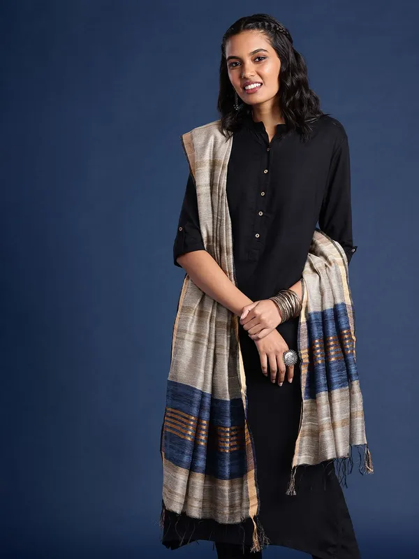 Grey_colour_Silk_Blend_Dupatta_for_Women