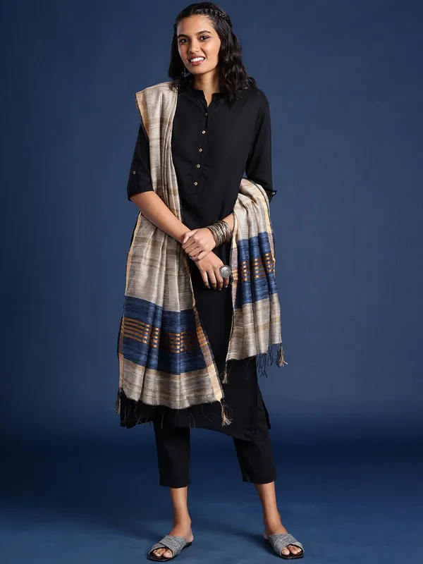 Grey_colour_Silk_Blend_Dupatta_for_Women