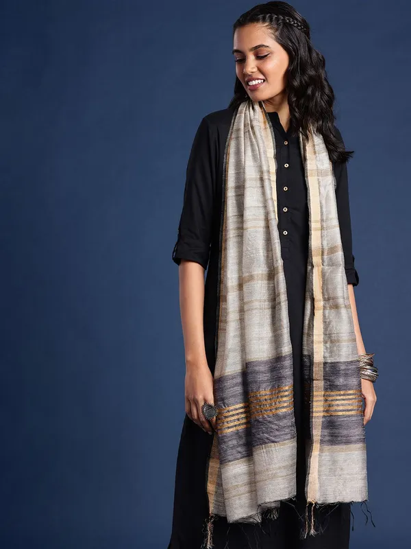 Grey_colour_Silk_Blend_Dupatta_for_Women
