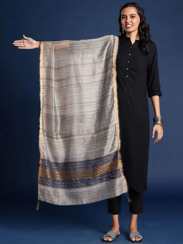 Grey_colour_Silk_Blend_Dupatta_for_Women