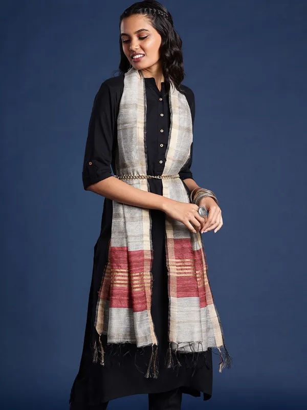 Grey_colour_Silk_Blend_Dupatta_for_Women