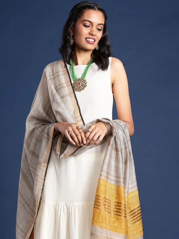 Grey_colour_Silk_Blend_Dupatta_for_Women