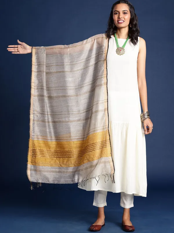 Grey_colour_Silk_Blend_Dupatta_for_Women